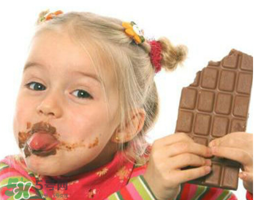 寶寶愛吃甜食智力會(huì)下降嗎？?jī)和瘣鄢蕴菚?huì)影響智力嗎？