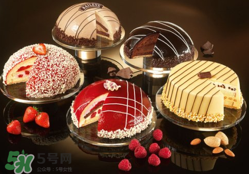 寶寶愛吃甜食智力會(huì)下降嗎？?jī)和瘣鄢蕴菚?huì)影響智力嗎？