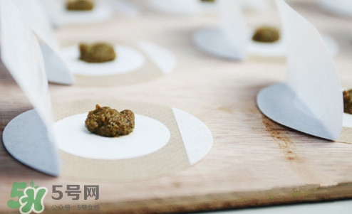 三伏灸一療程多少錢？三伏灸和三伏貼的區(qū)別