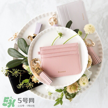 夏天背什么包包好看 夏天時(shí)尚又實(shí)用的小眾包包 夏天背什么包包好看 夏天時(shí)尚又實(shí)用的小眾包包