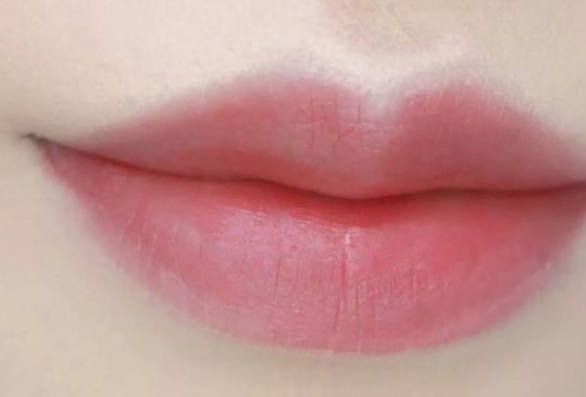 蘭蔻搖搖染唇液哪個(gè)顏色好看？蘭蔻搖搖染唇液色號(hào)試色