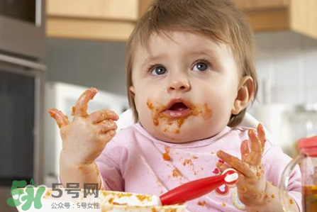 輔食添加過(guò)早的危害？為什么不能過(guò)早的添加輔食？