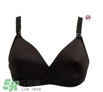 哺樂多和媽媽喂哪個好？哺樂多和媽媽喂內(nèi)衣怎么選？