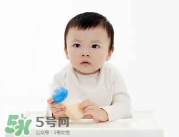 戒夜奶的最佳時(shí)間 幾個(gè)月戒夜奶最好？