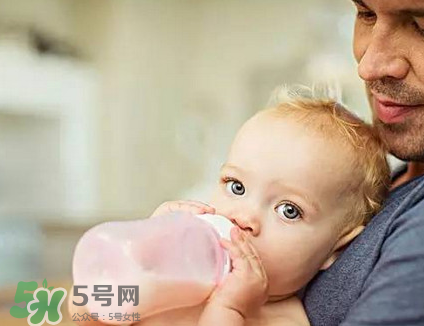 戒夜奶的最佳時(shí)間 幾個(gè)月戒夜奶最好？