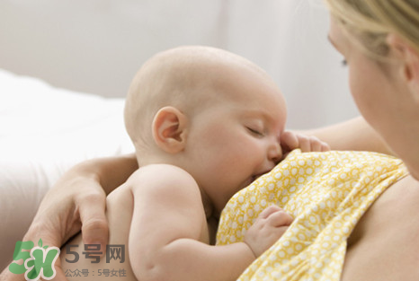 戒夜奶的最佳時(shí)間 幾個(gè)月戒夜奶最好？