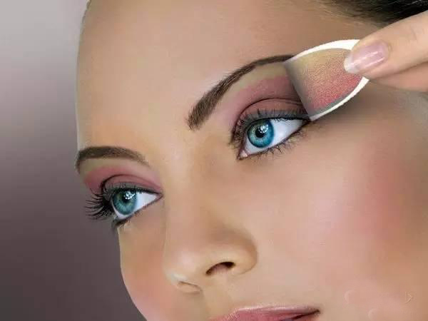 眼影貼怎么用？眼影貼使用方法