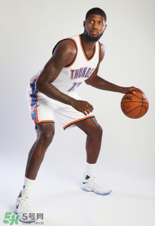 保羅喬治雷霆定妝照上腳穿的球鞋是什么型號？