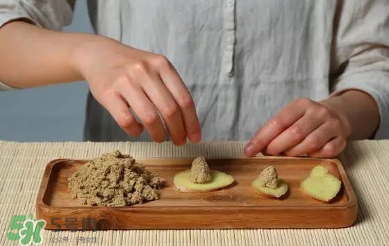 三伏貼和三伏灸哪個(gè)效果好？三伏貼和三伏灸對(duì)比