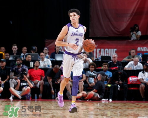 2017夏季聯(lián)賽朗佐鮑爾球哥上腳穿的球鞋是什么型號？