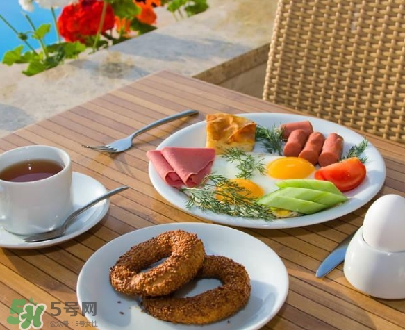 貼三伏貼不能吃什么？三伏貼不能吃什么食物？