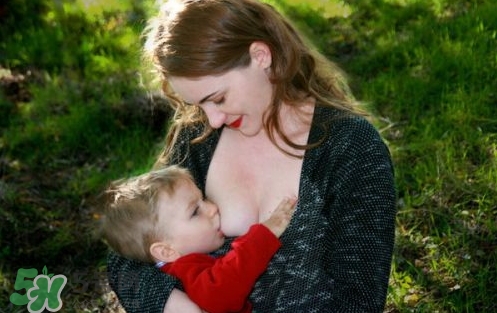 哺乳期可以貼三伏貼嗎？哺乳期貼三伏貼會(huì)影響寶寶嗎？