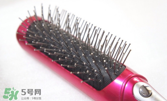 小泉成器音波電動(dòng)梳怎么用？小泉成器音波震動(dòng)梳子使用方法