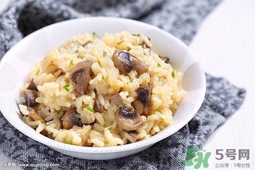 香菇怎么切十字？如何切出漂亮的香菇花兒