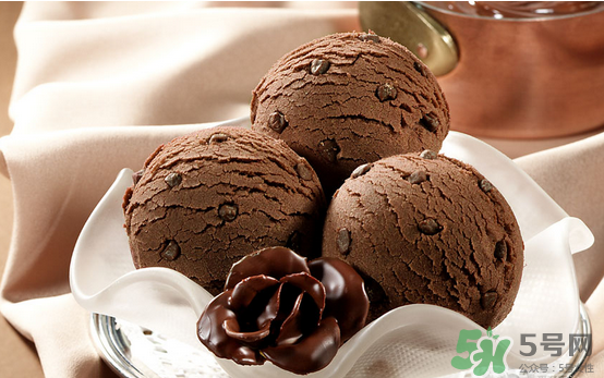 冰淇淋不能和什么一起吃？吃完冰淇淋不能吃什么？