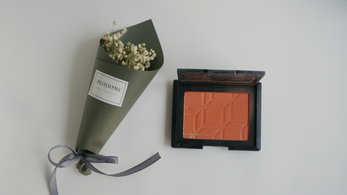 腮紅選擇什么顏色好看 12款腮紅試色合集 腮紅選擇什么顏色好看 12款腮紅試色合集