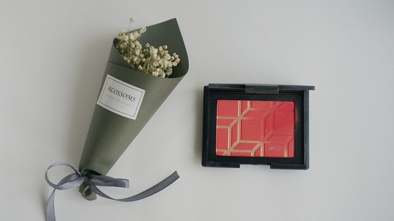 腮紅選擇什么顏色好看 12款腮紅試色合集 腮紅選擇什么顏色好看 12款腮紅試色合集