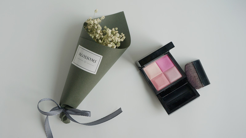 腮紅選擇什么顏色好看 12款腮紅試色合集 腮紅選擇什么顏色好看 12款腮紅試色合集