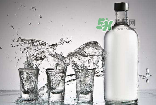 白酒加可樂是春藥？白酒加可樂喝了會怎樣？