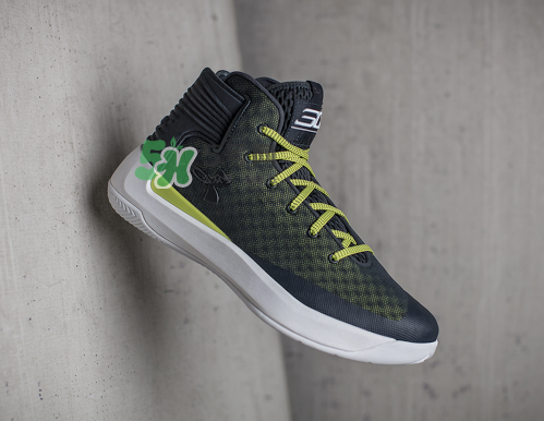 ua2017庫里亞洲行curry 3zero特別版配色多少錢？