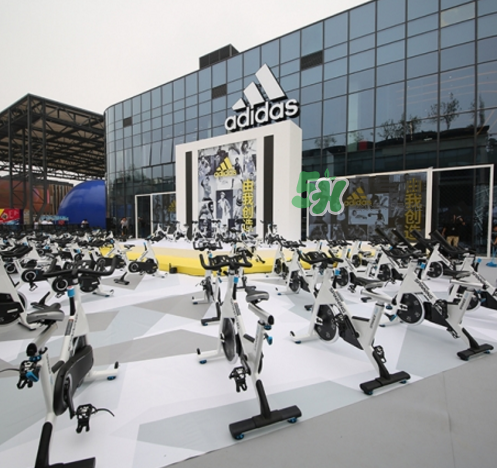 adidas阿迪達(dá)斯運(yùn)動(dòng)體驗(yàn)迷你品牌中心是干什么的？