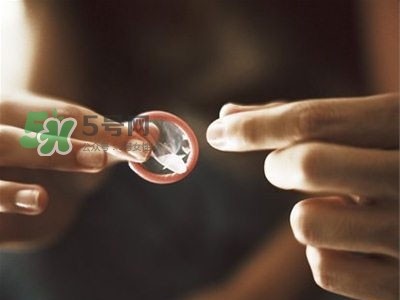 安全套放車里還能用嗎？套套藏哪里比較安全？