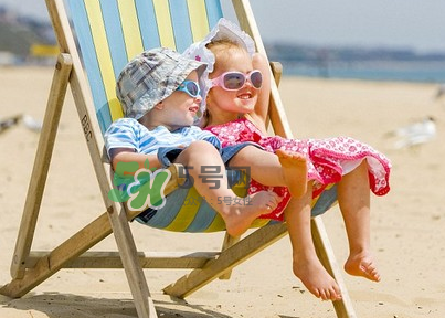 寶寶曬太陽曬哪個部位？夏天寶寶曬太陽最佳時間