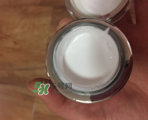 透真水光素顏霜怎么樣？透真素顏霜好用嗎？