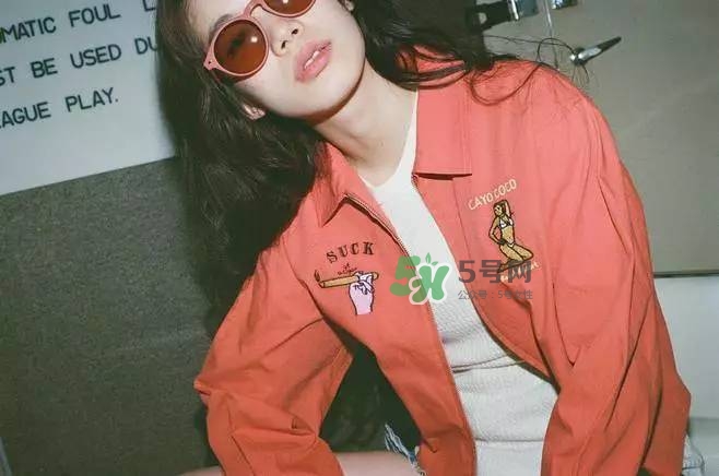 今年流行的彩色墨鏡款式 今年流行什么彩色墨鏡款式 今年流行的彩色墨鏡款式 今年流行什么彩色墨鏡款式