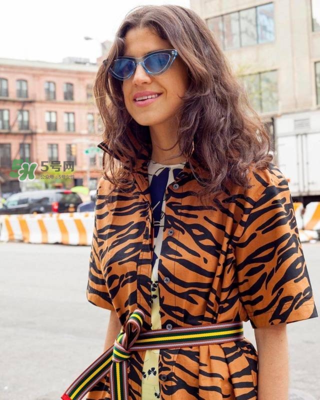 今年流行的彩色墨鏡款式 今年流行什么彩色墨鏡款式 今年流行的彩色墨鏡款式 今年流行什么彩色墨鏡款式