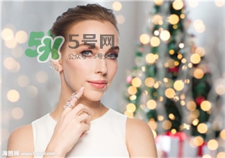 眼袋手術(shù)有沒(méi)有風(fēng)險(xiǎn)?眼袋手術(shù)的風(fēng)險(xiǎn)是什么? 眼袋手術(shù)有沒(méi)有風(fēng)險(xiǎn)?眼袋手術(shù)的風(fēng)險(xiǎn)是什么?