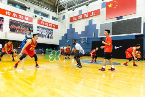 歐文同款黑白鴛鴦夜光kyrie 3怎么定制_在哪里買？