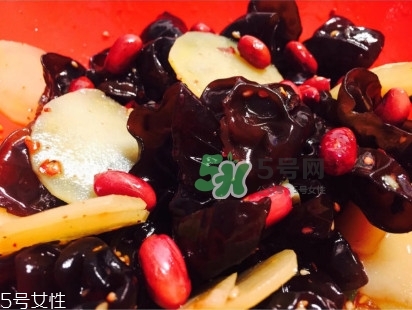 泡椒木耳的做法 泡椒木耳的制作方法 泡椒木耳的做法 泡椒木耳的制作方法