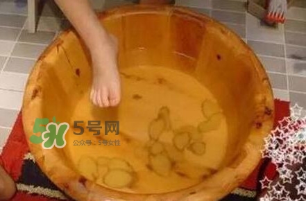 生姜泡腳怎么弄？生姜泡腳要去皮嗎