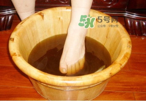 生姜泡腳怎么弄？生姜泡腳要去皮嗎