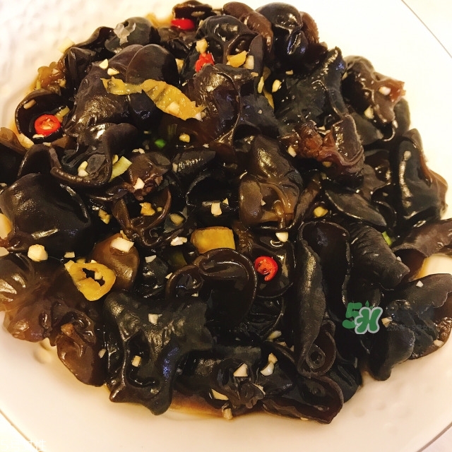 泡椒木耳的做法 泡椒木耳的制作方法 泡椒木耳的做法 泡椒木耳的制作方法