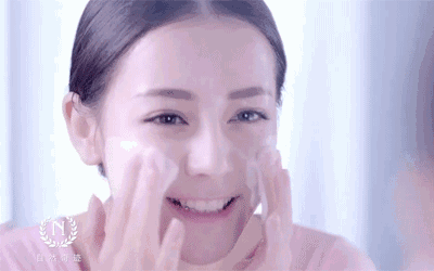 洗臉后自然干好嗎 洗臉后不擦干好嗎 洗臉后自然干好嗎 洗臉后不擦干好嗎