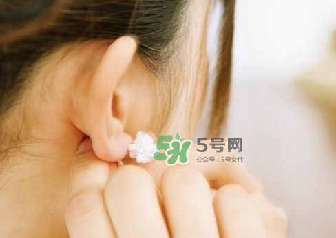 8月份可以打耳洞嗎？八月份可以打耳洞嗎？