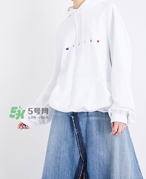 vetements sweater衛(wèi)衣多少錢(qián)_在哪買(mǎi)？