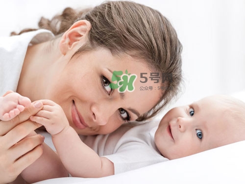 3~5個月的寶寶有多了解這個世界？寶寶睡眠習(xí)慣如何規(guī)范？