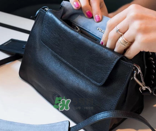 prada etiquette手袋尺寸多大？prada etiquette尺寸有幾種？