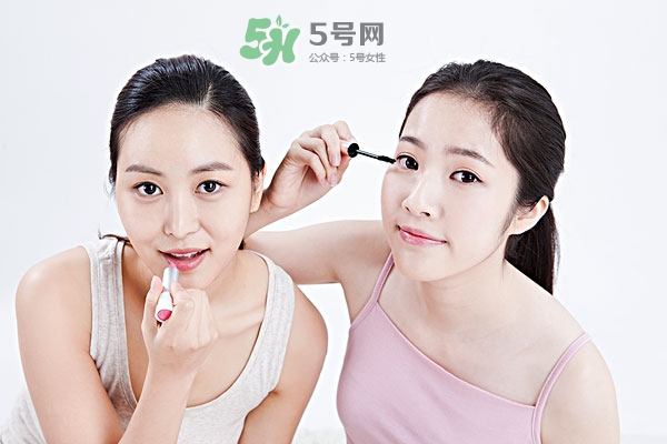 為什么毛孔越來越大 臉上的毛孔越來越大怎么辦 為什么毛孔越來越大 臉上的毛孔越來越大怎么辦