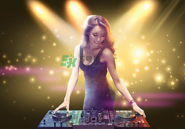 為什么毛孔越來越大 臉上的毛孔越來越大怎么辦 為什么毛孔越來越大 臉上的毛孔越來越大怎么辦