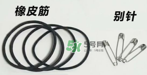 一字領(lǐng)怎么穿不會(huì)上滑？一字肩衣服老是往上滑怎么辦？