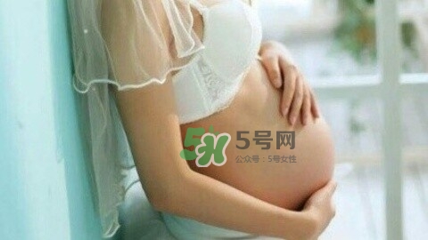 孕期肚皮癢是怎么回事？妊娠紋癢怎么辦？
