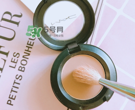 mac焦點小眼影怎么樣？mac時尚焦點小眼影好用嗎
