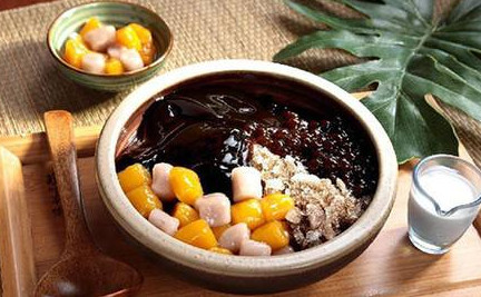 仙草凍是龜苓膏嗎？龜苓膏和仙草凍有什么區(qū)別