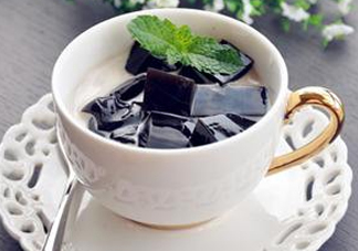 仙草凍怎么吃？仙草粉做的仙草凍怎么會有點苦