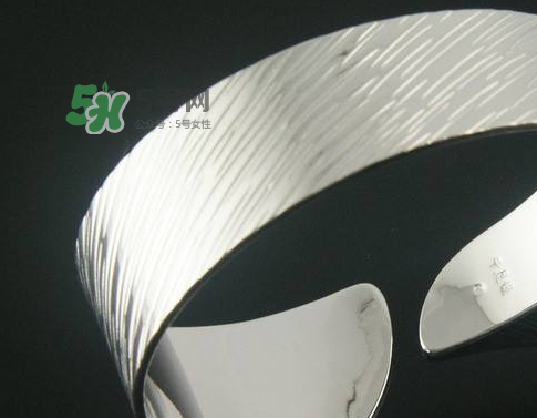 銀首飾可以以舊換新嗎？銀首飾以舊換新折舊費(fèi)多少？