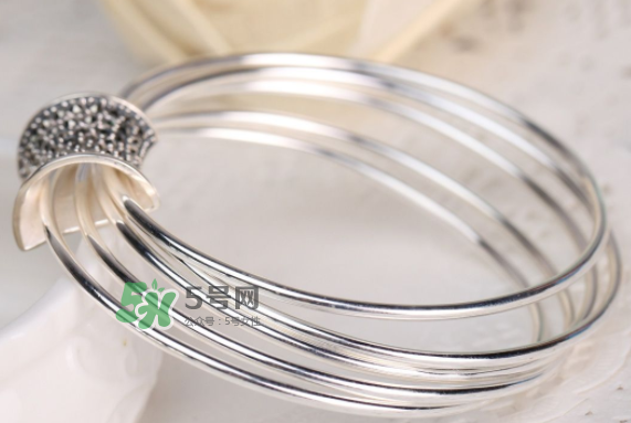 銀手鐲變黑了如何洗白？銀手鐲變黑怎么洗？